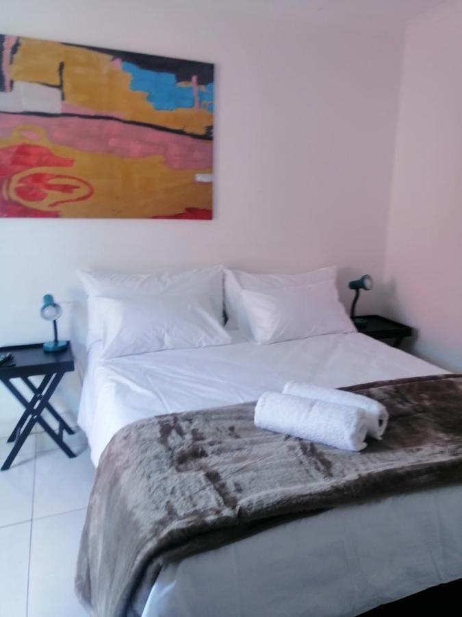 Niilo'S Guesthouse Rundu Bagian luar foto