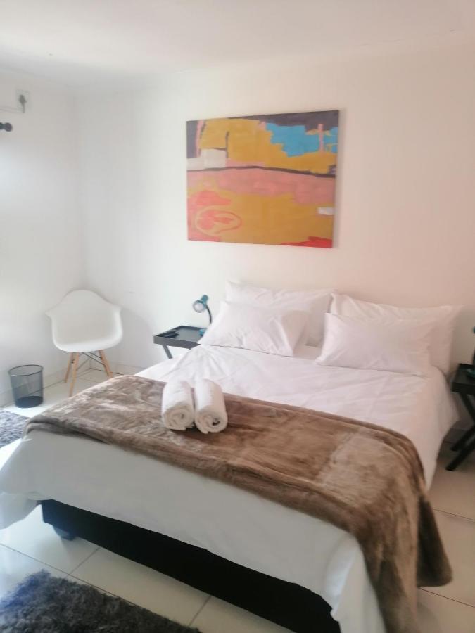 Niilo'S Guesthouse Rundu Bagian luar foto
