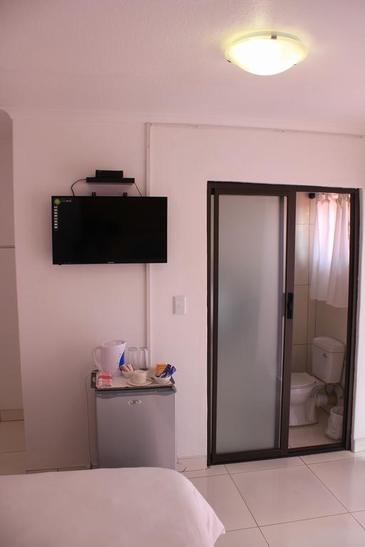 Niilo'S Guesthouse Rundu Bagian luar foto