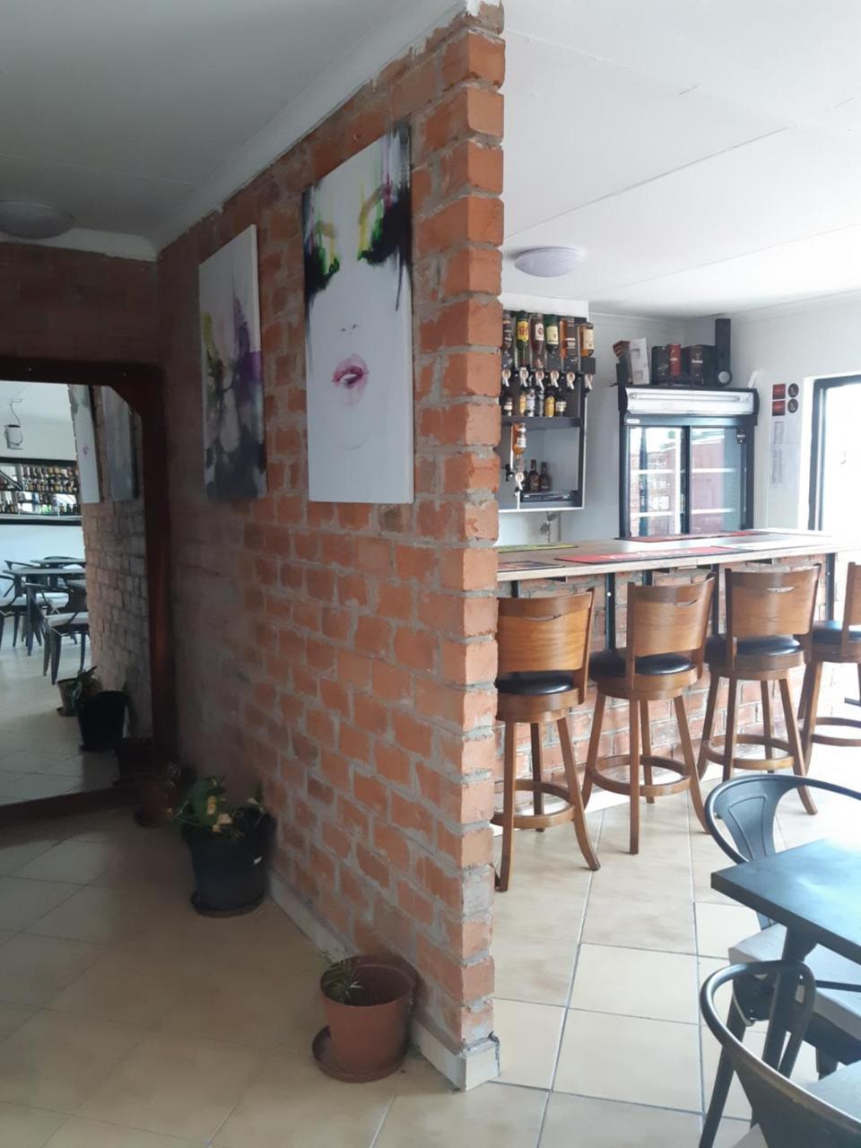 Niilo'S Guesthouse Rundu Bagian luar foto